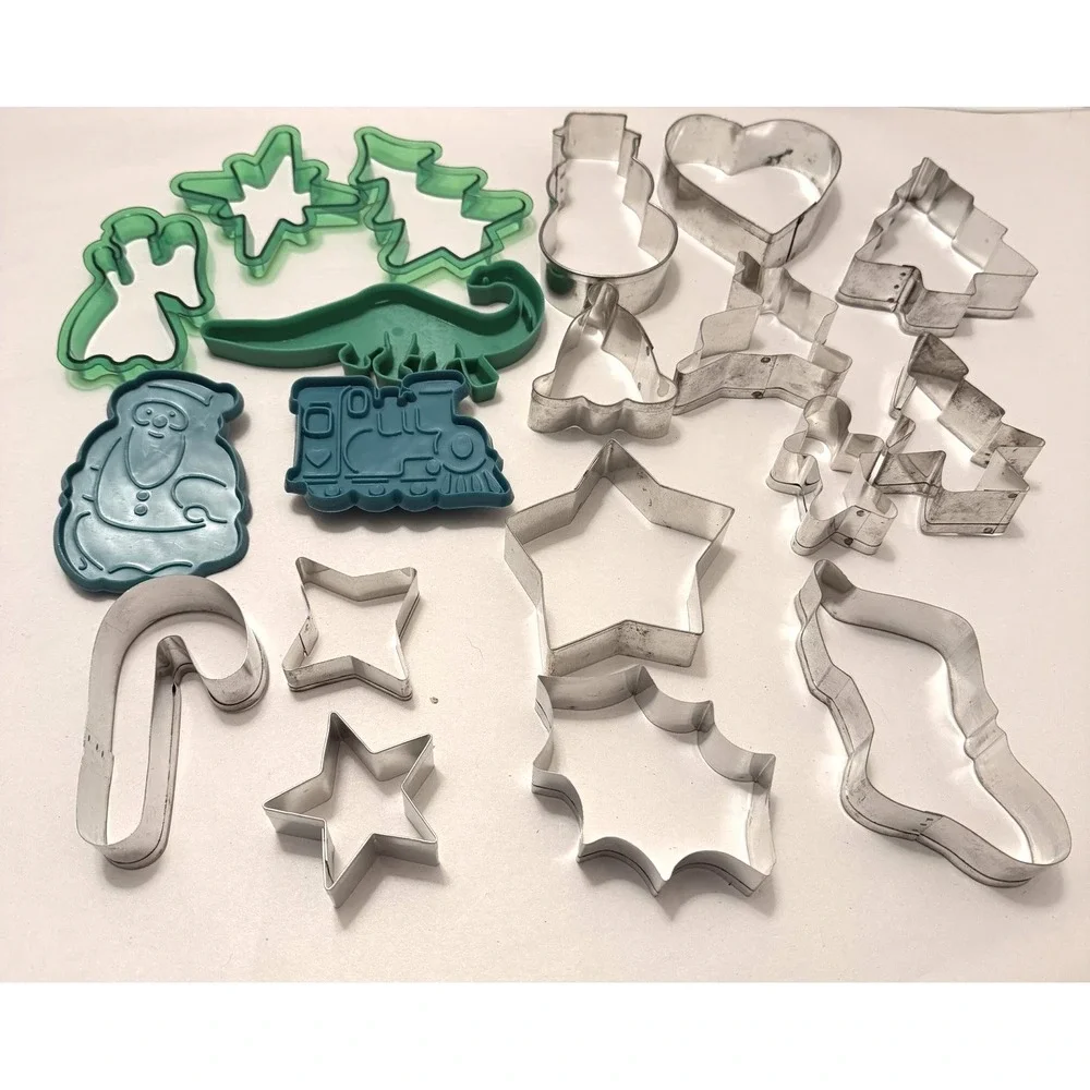 VTG Cookie Cutter LOT VTG Silver Metal Green Plastic Christmas Kitsch Retro Deco